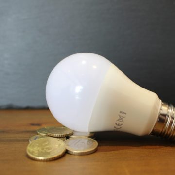 CREEX reclama compensaciones para autónomos y empresas por el incremento de los costes de la electricidad