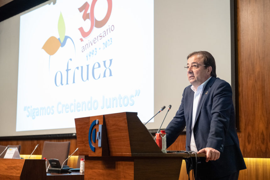 Fernández Vara subraya la importancia de organizaciones como AFRUEX en el desarrollo de Extremadura