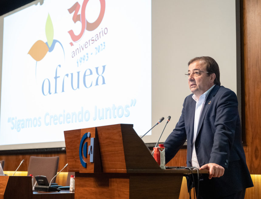Fernández Vara subraya la importancia de organizaciones como AFRUEX en el desarrollo de Extremadura