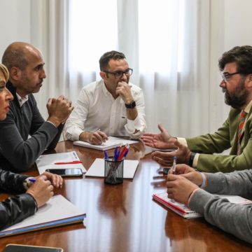 CREEX aborda distintos proyectos de interés empresarial en su reunión con el Grupo Parlamentario Socialista en la Asamblea de Extremadura